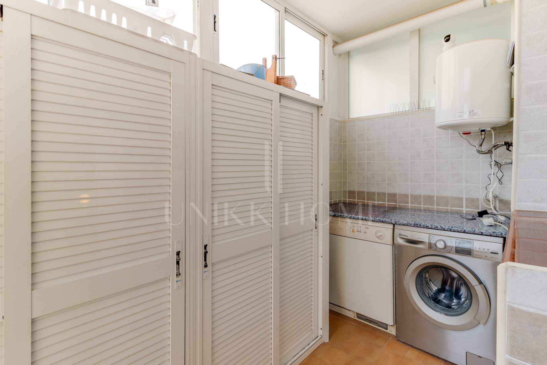 Semi-detached villa with private pool, large terrace and potential for 4 bedrooms in Alhaurín de la Torre