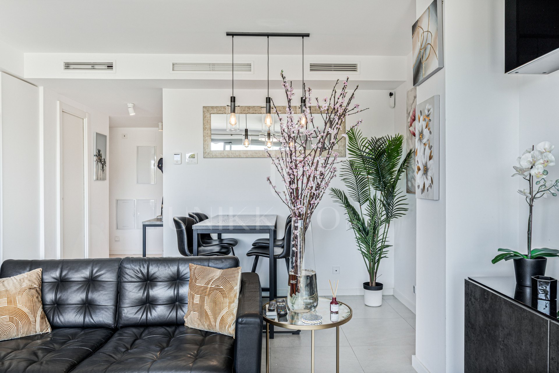 Fully furnished modern 3 Bedroom Duplex Penthouse with Sea Views in Estepona