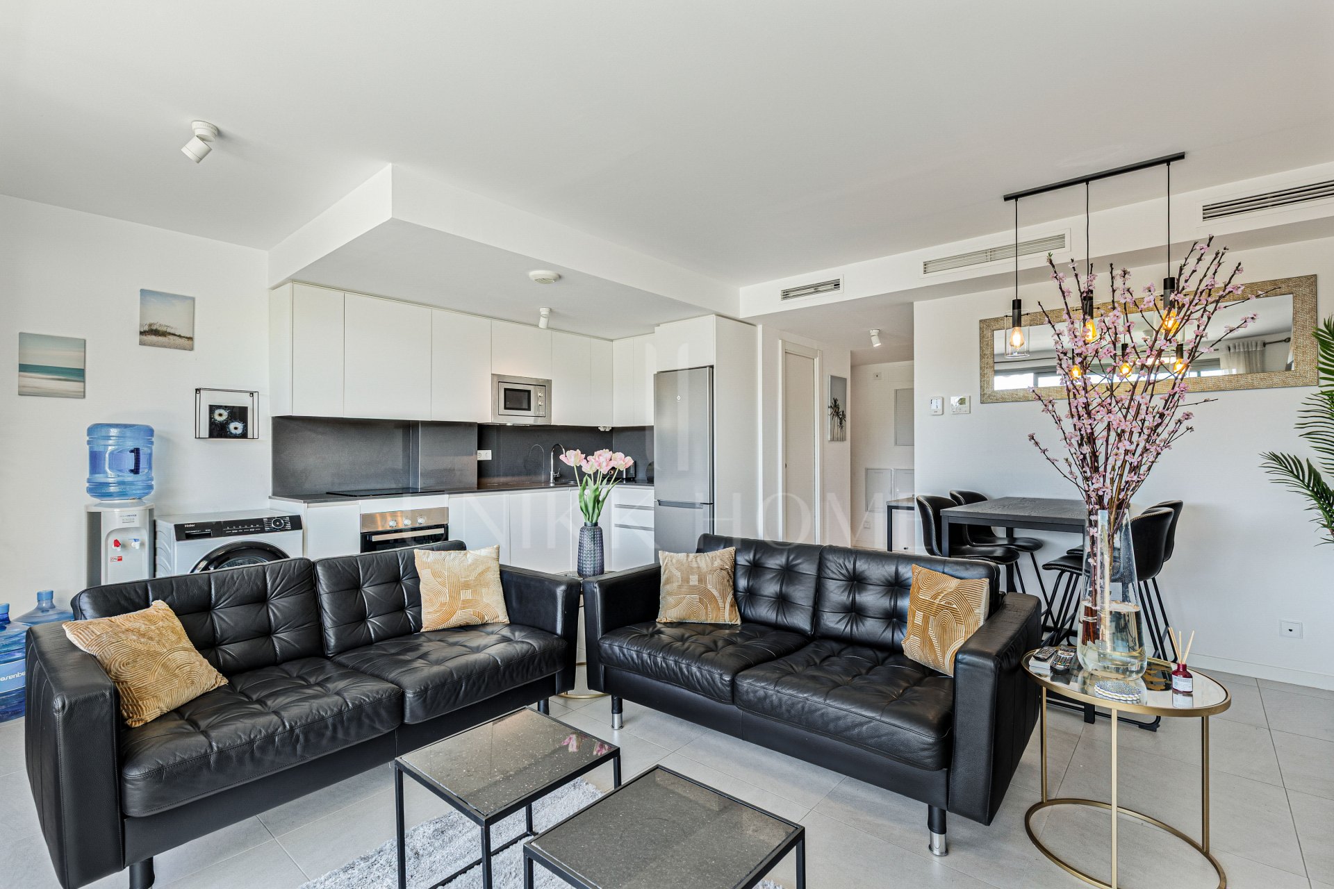 Fully furnished modern 3 Bedroom Duplex Penthouse with Sea Views in Estepona