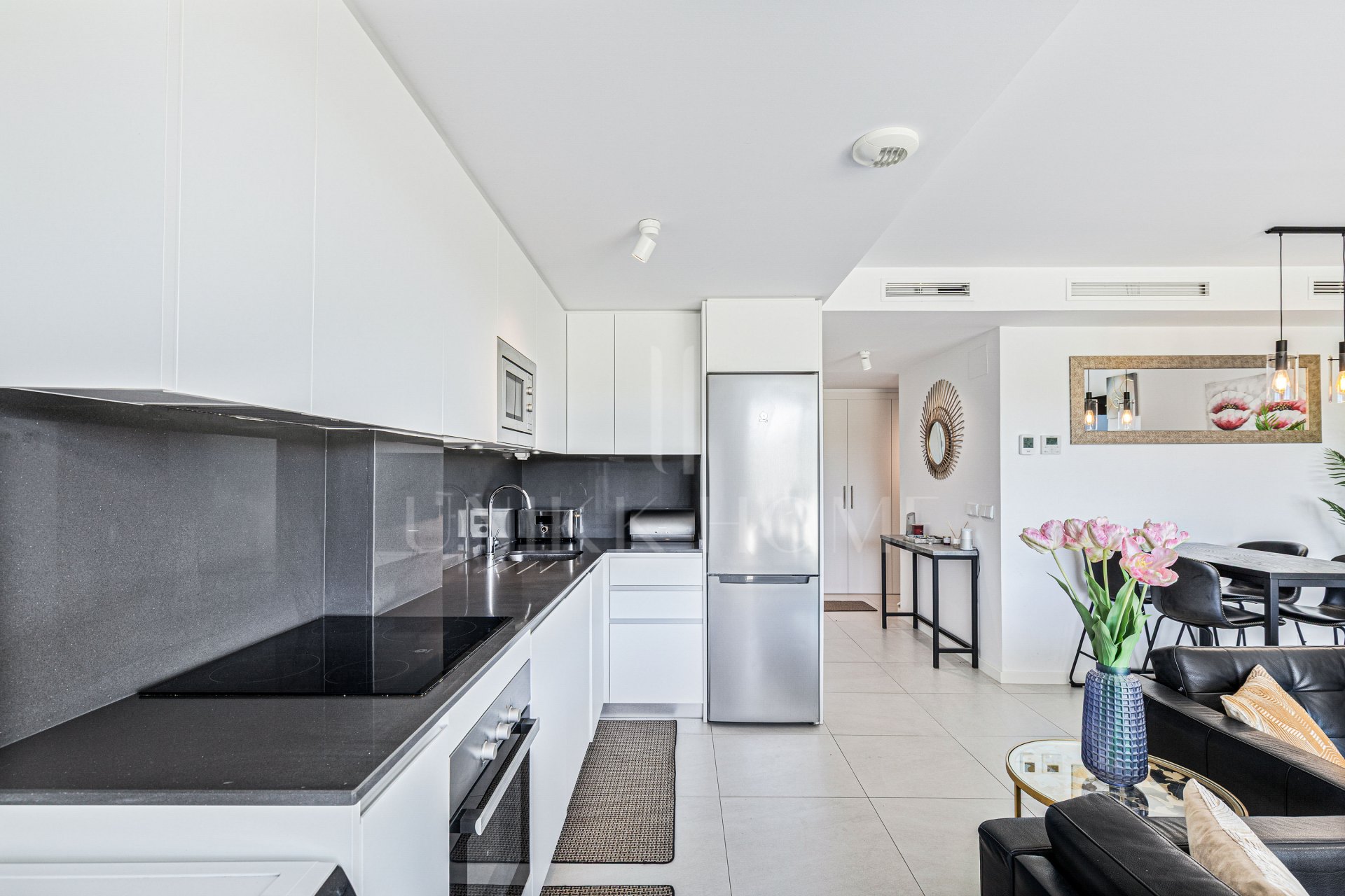 Fully furnished modern 3 Bedroom Duplex Penthouse with Sea Views in Estepona