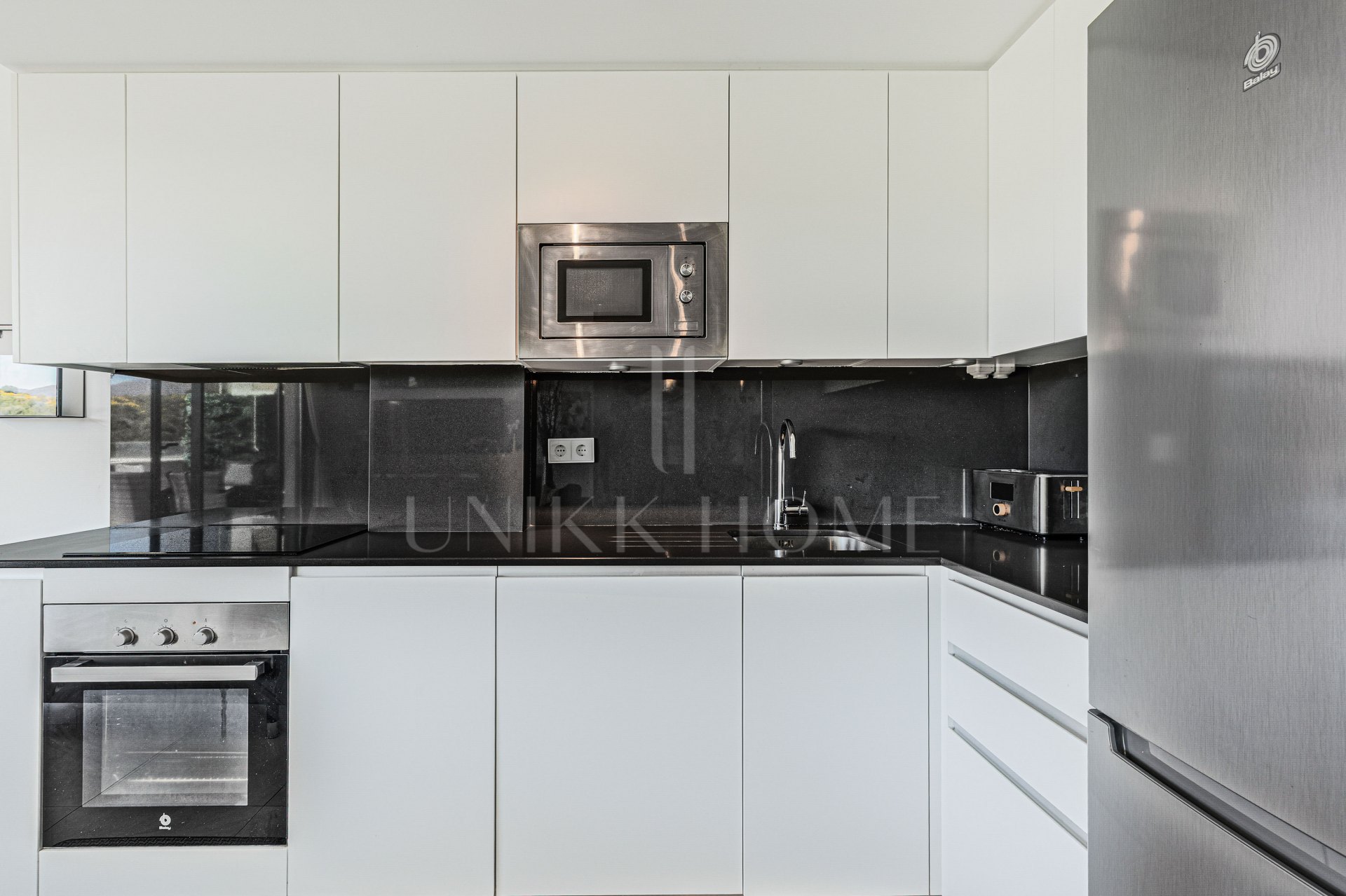 Fully furnished modern 3 Bedroom Duplex Penthouse with Sea Views in Estepona