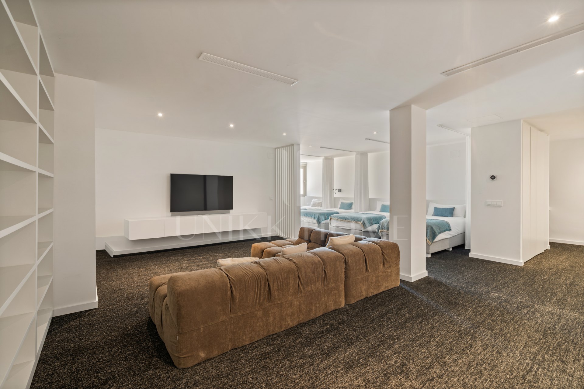 Exclusive Whole-Floor Residence with Private Pool | 9 Lions Residences, Nueva Andalucía