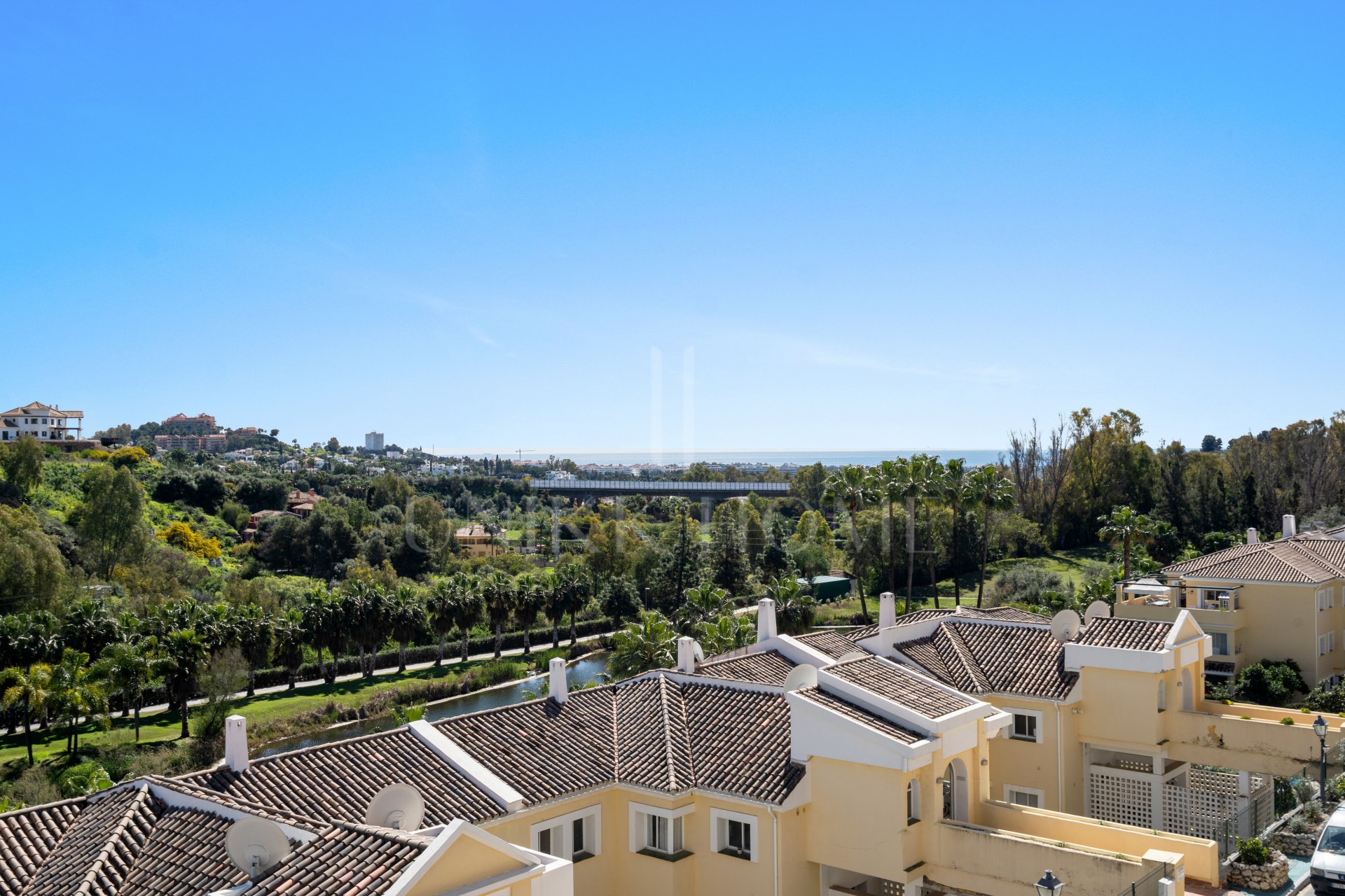 Fully renovated penthouse in Los Arcos de La Quinta