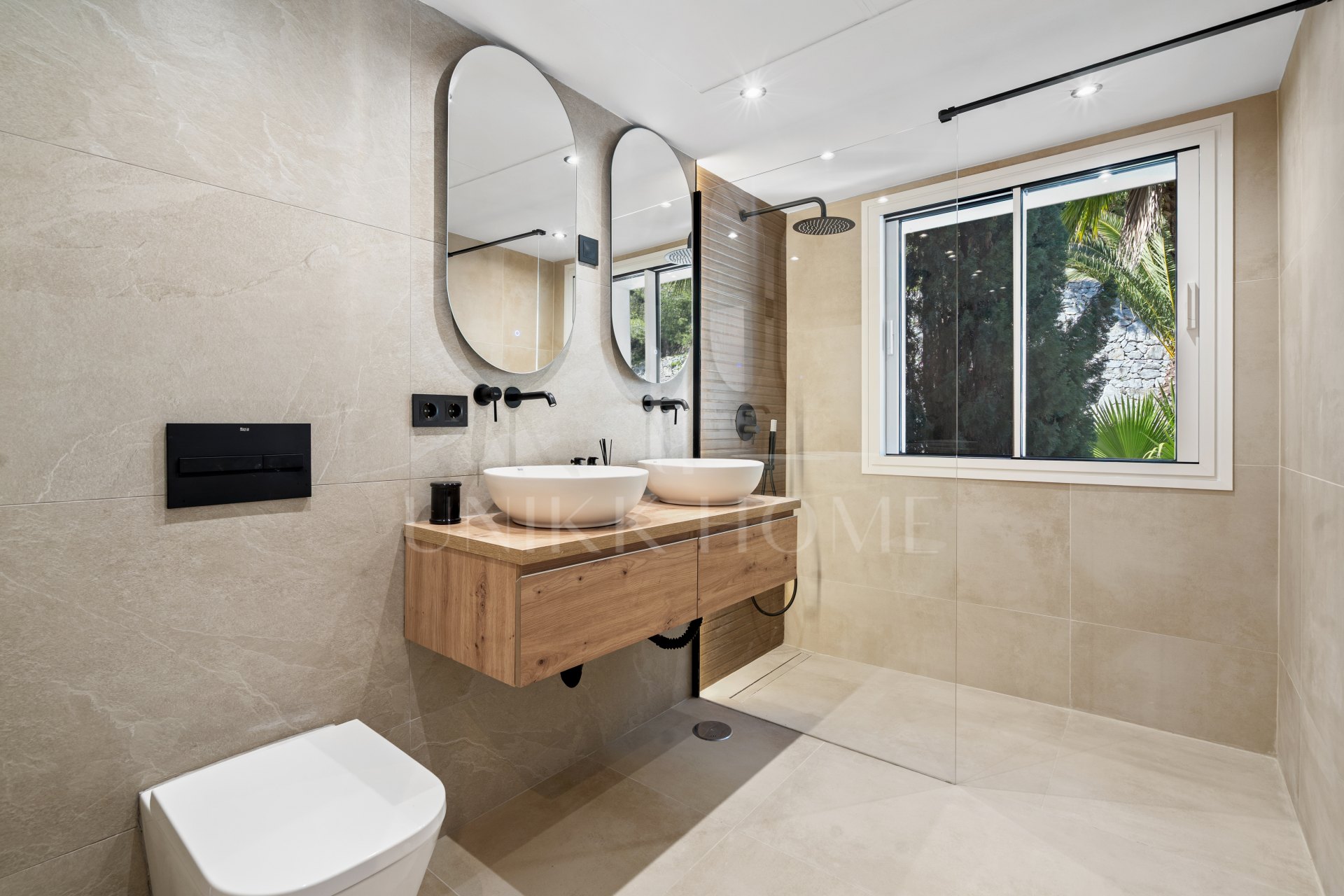 Fully renovated penthouse in Los Arcos de La Quinta