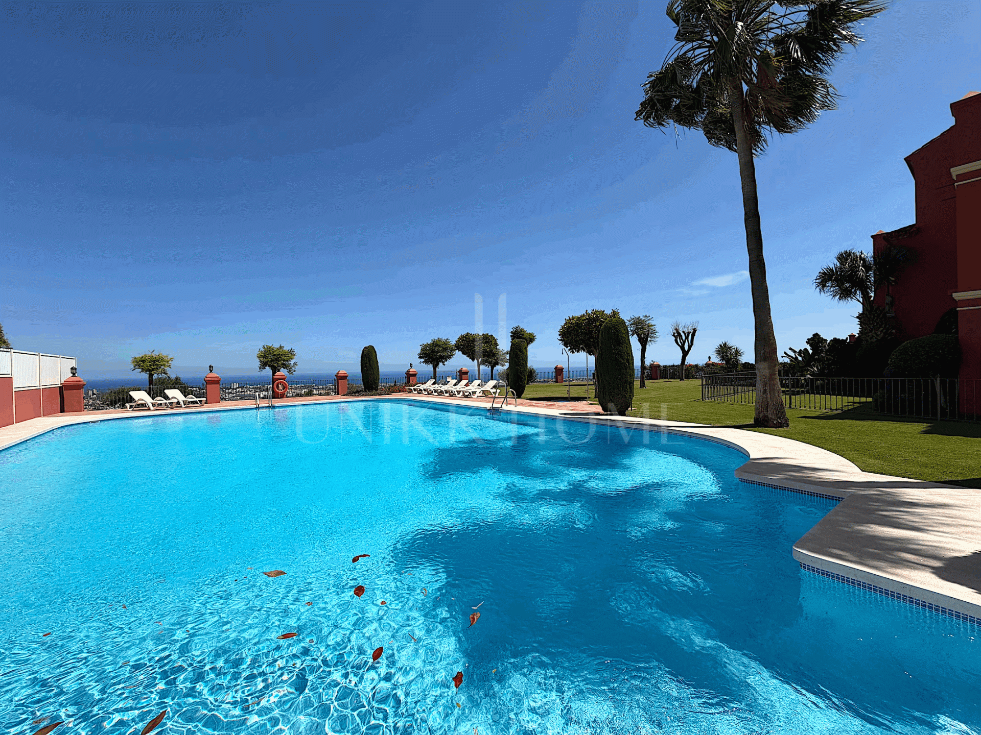 Fabulosa Apartamento en Monte Halcones