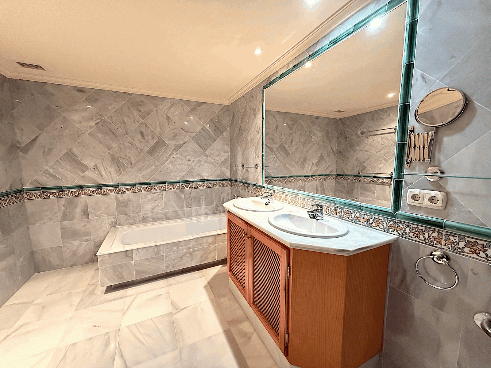 Fabulosa Apartamento en Monte Halcones