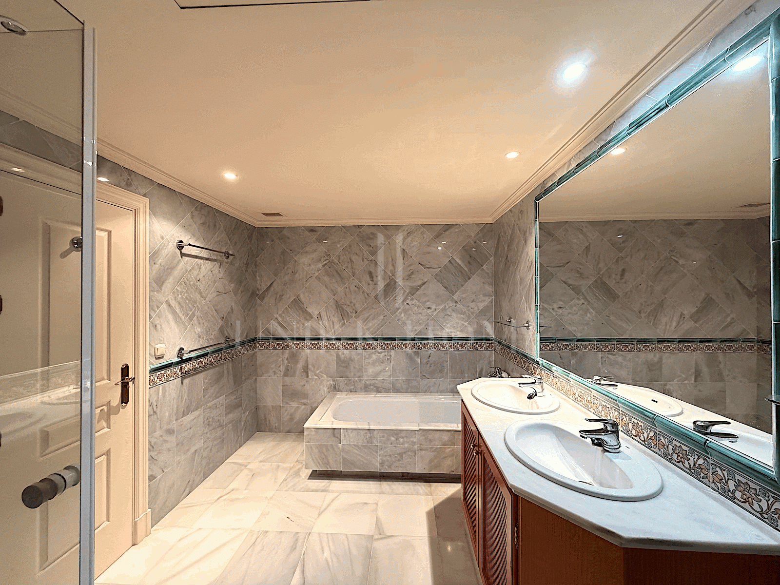 Fabulosa Apartamento en Monte Halcones