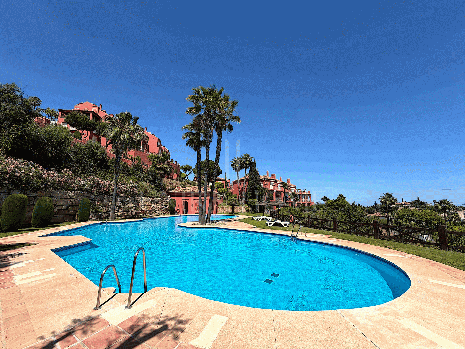 Fabulosa Apartamento en Monte Halcones