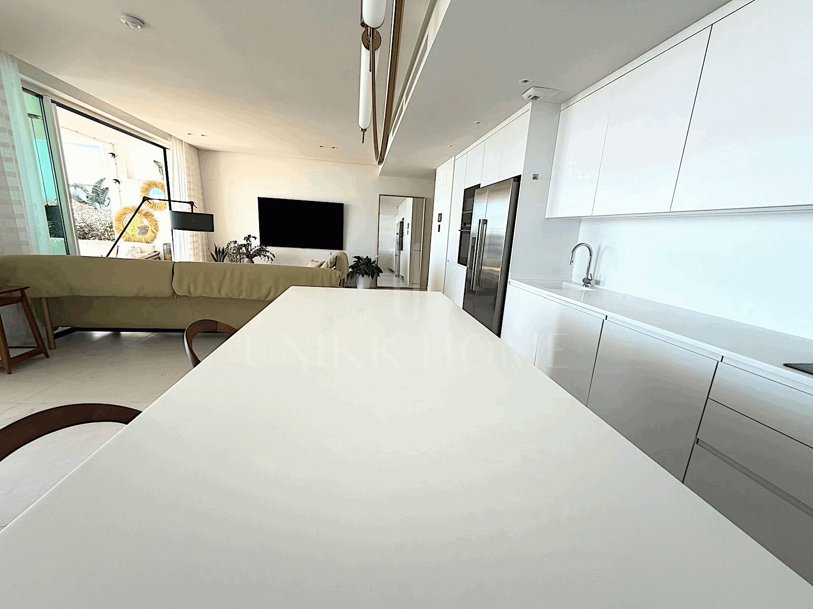 Descubra este excepcional apartamento en planta baja ubicado en una de las zonas más cotizadas de Marbella.