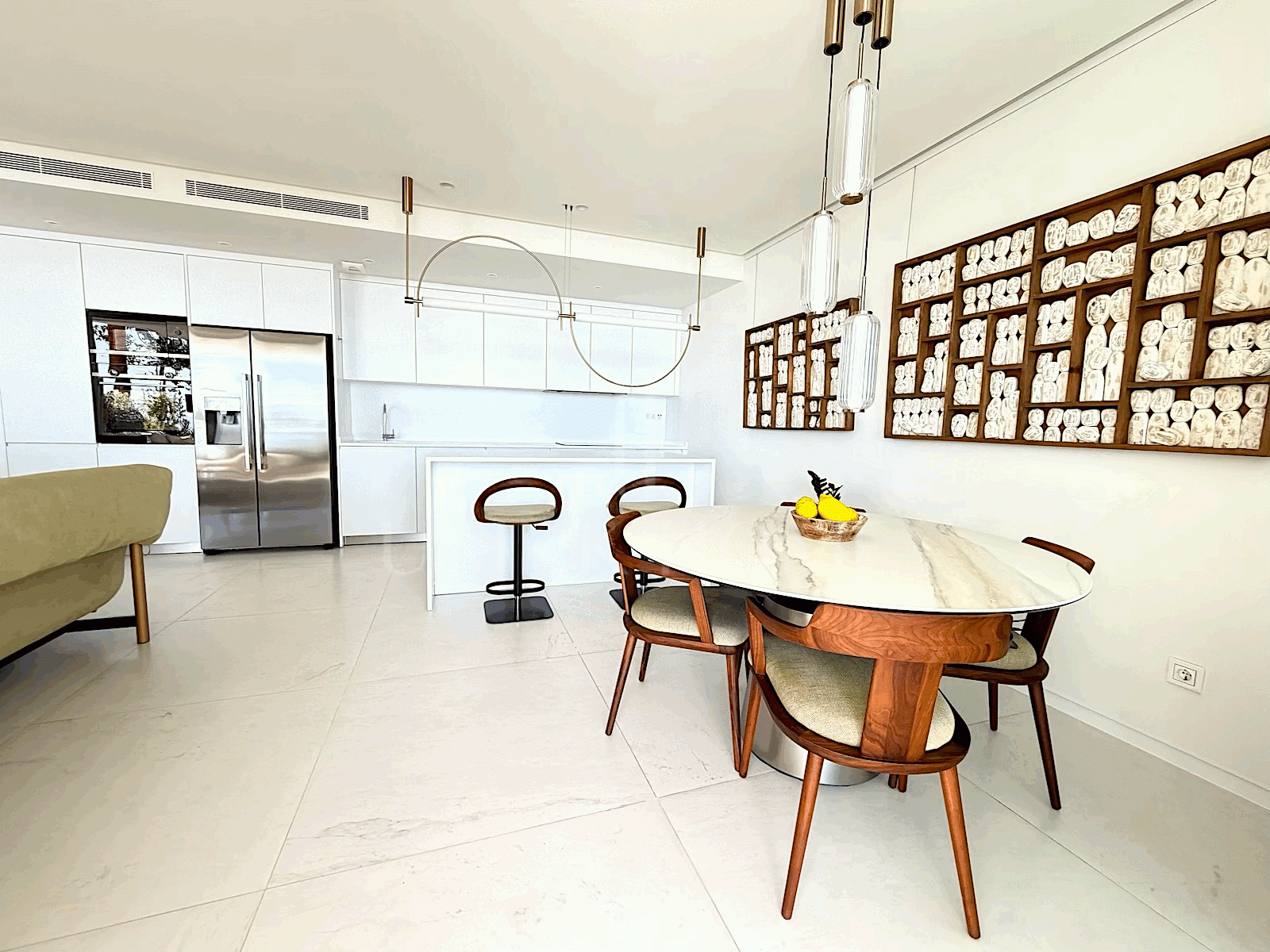 Descubra este excepcional apartamento en planta baja ubicado en una de las zonas más cotizadas de Marbella.