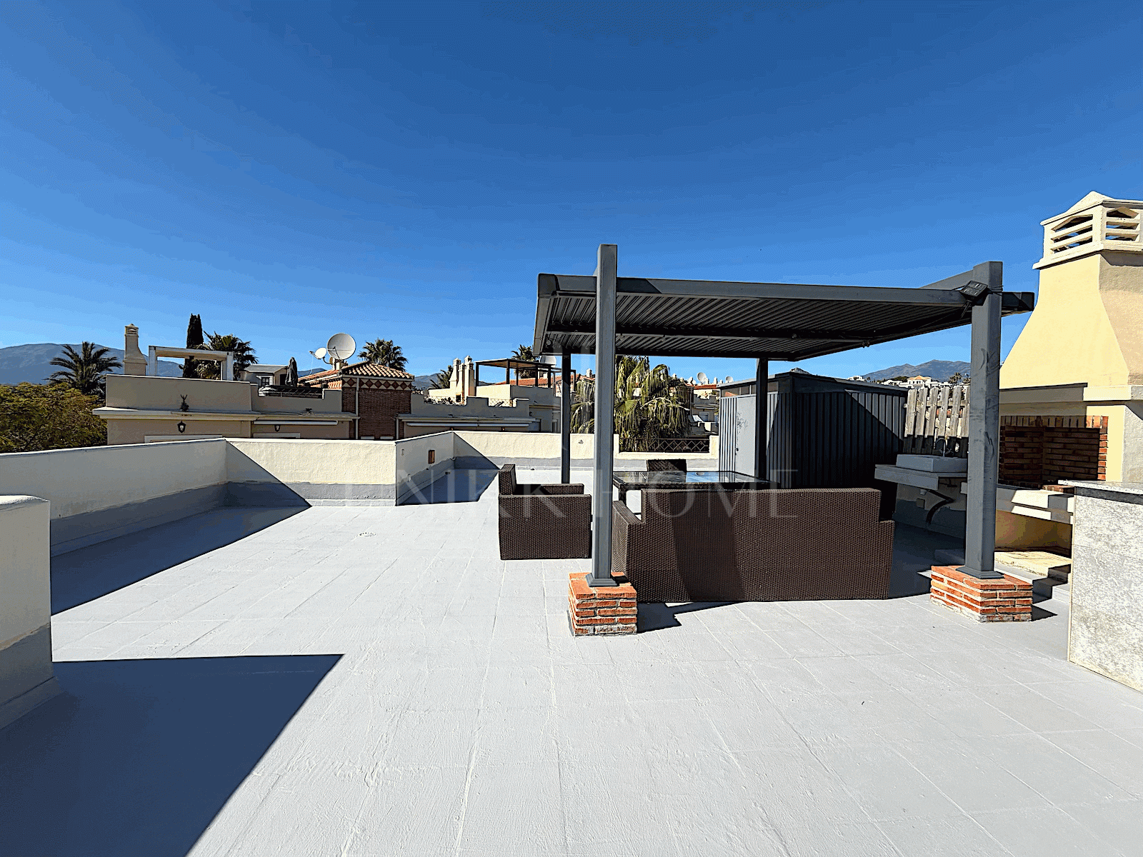 Stunning Top Floor Apartment in Bel Air – Costa del Sol