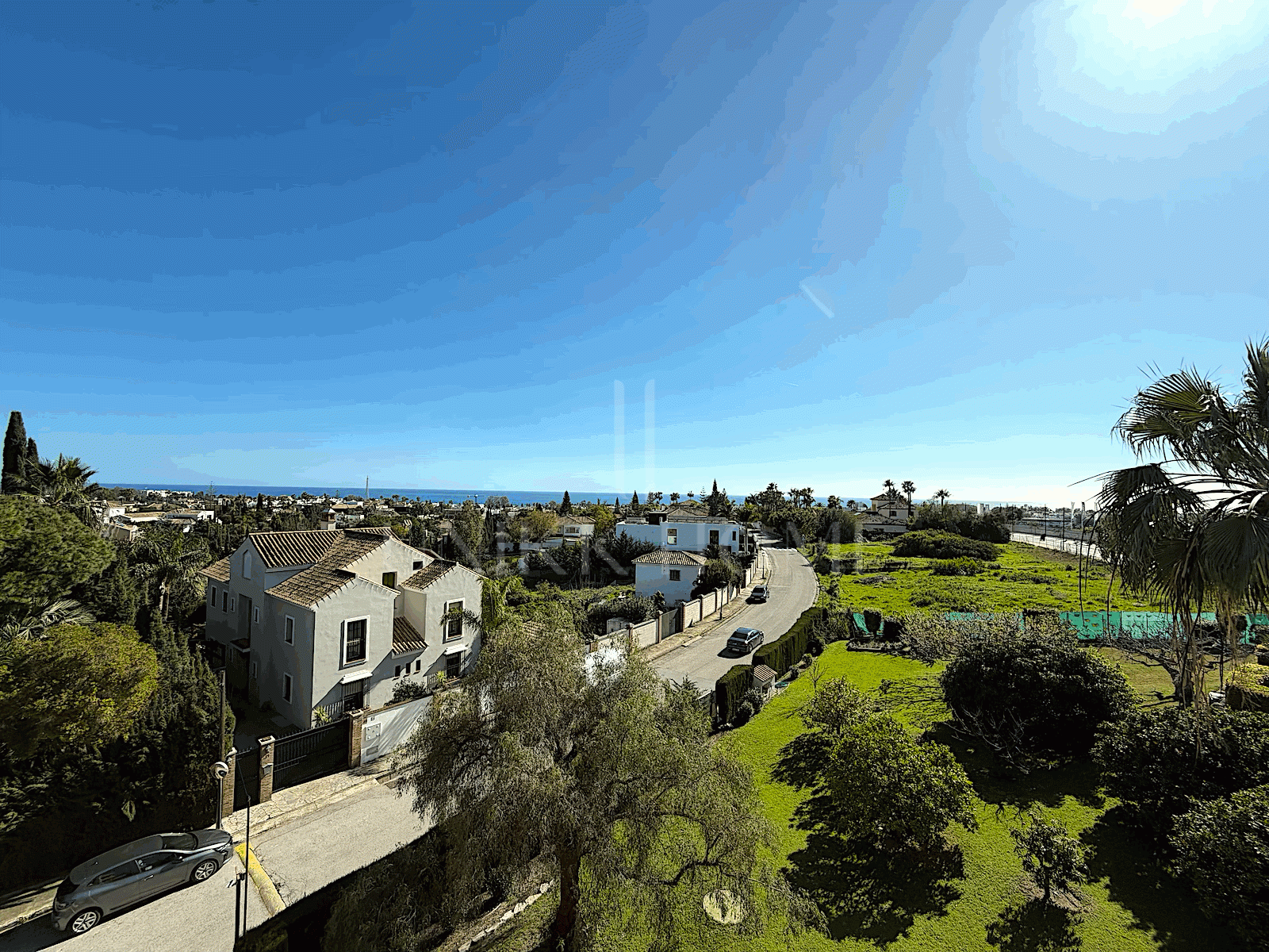 Stunning Top Floor Apartment in Bel Air – Costa del Sol