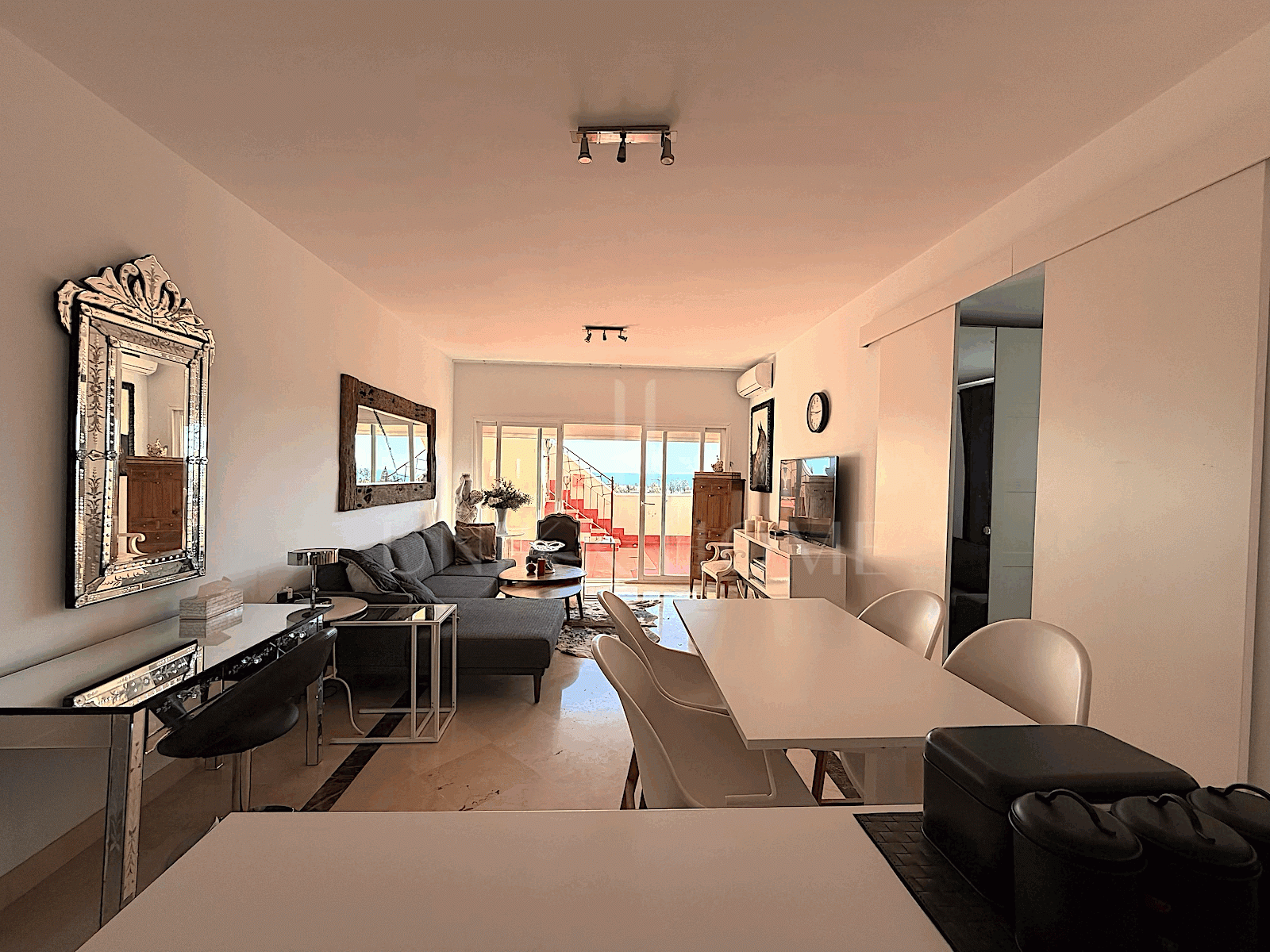 Stunning Top Floor Apartment in Bel Air – Costa del Sol