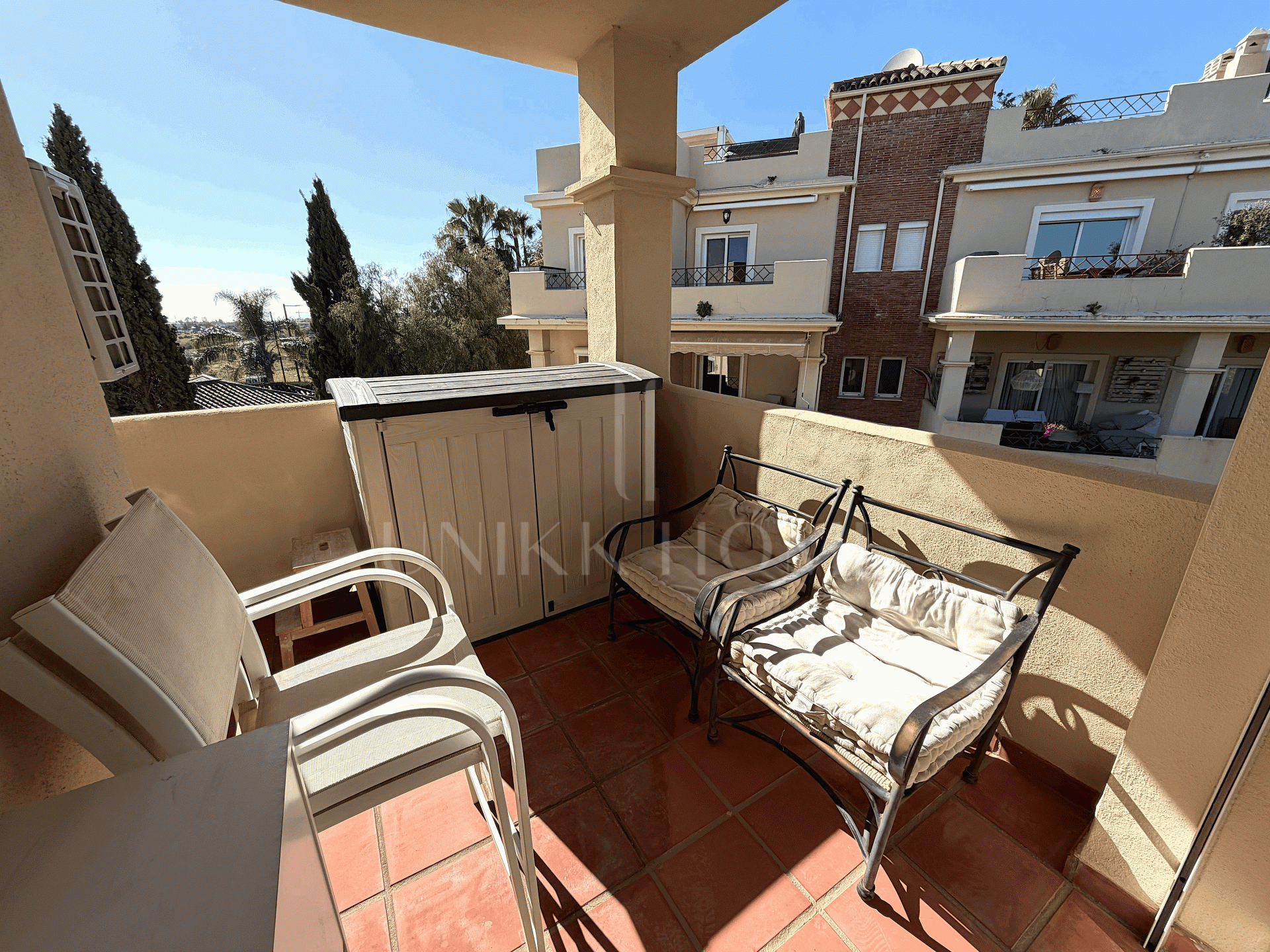 Stunning Top Floor Apartment in Bel Air – Costa del Sol