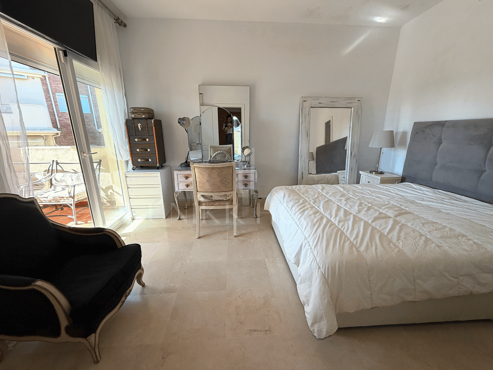 Stunning Top Floor Apartment in Bel Air – Costa del Sol