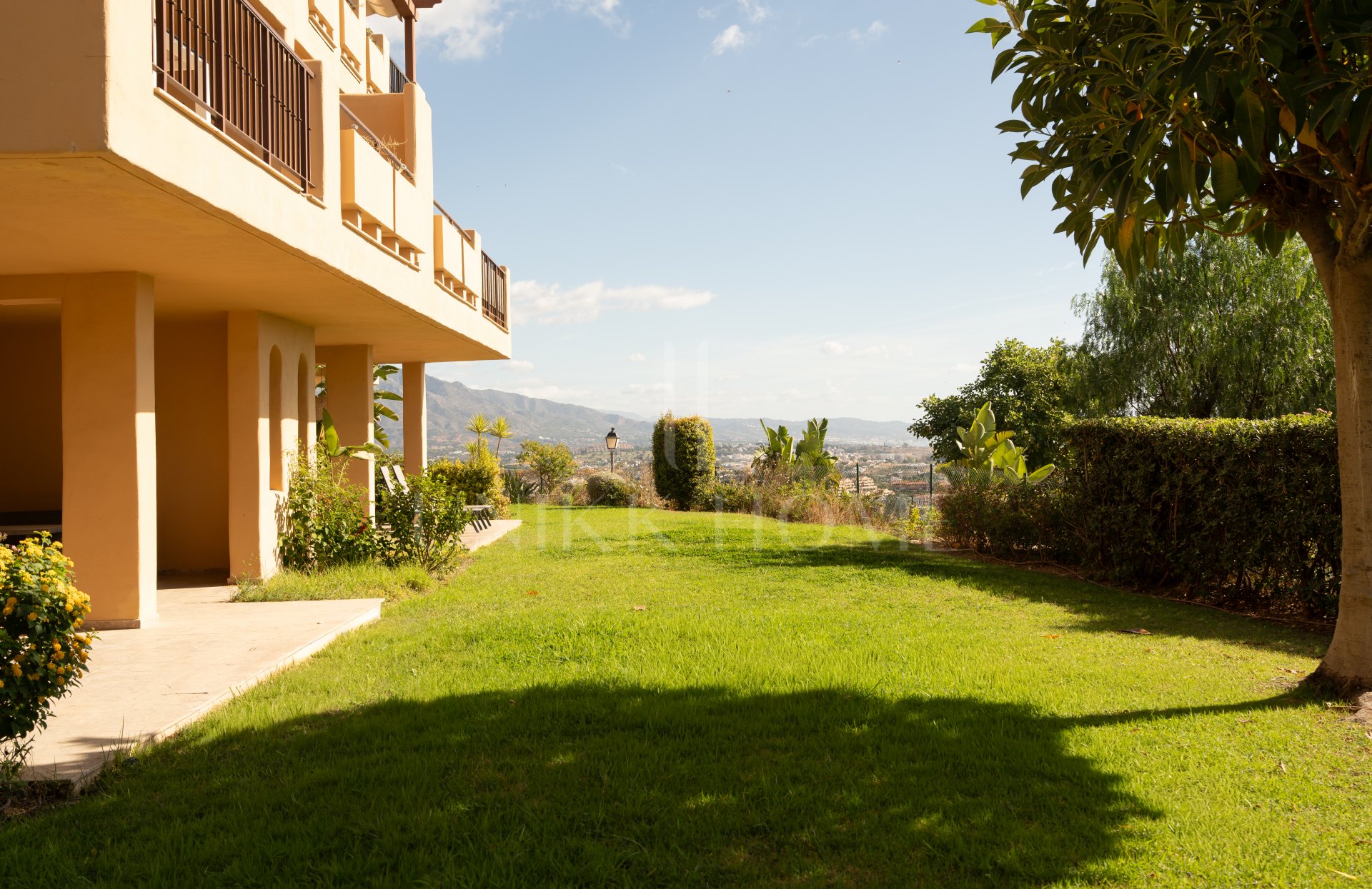 Beautiful Ground Floor Corner Apartment in Hacienda de Señorío de Cifuentes