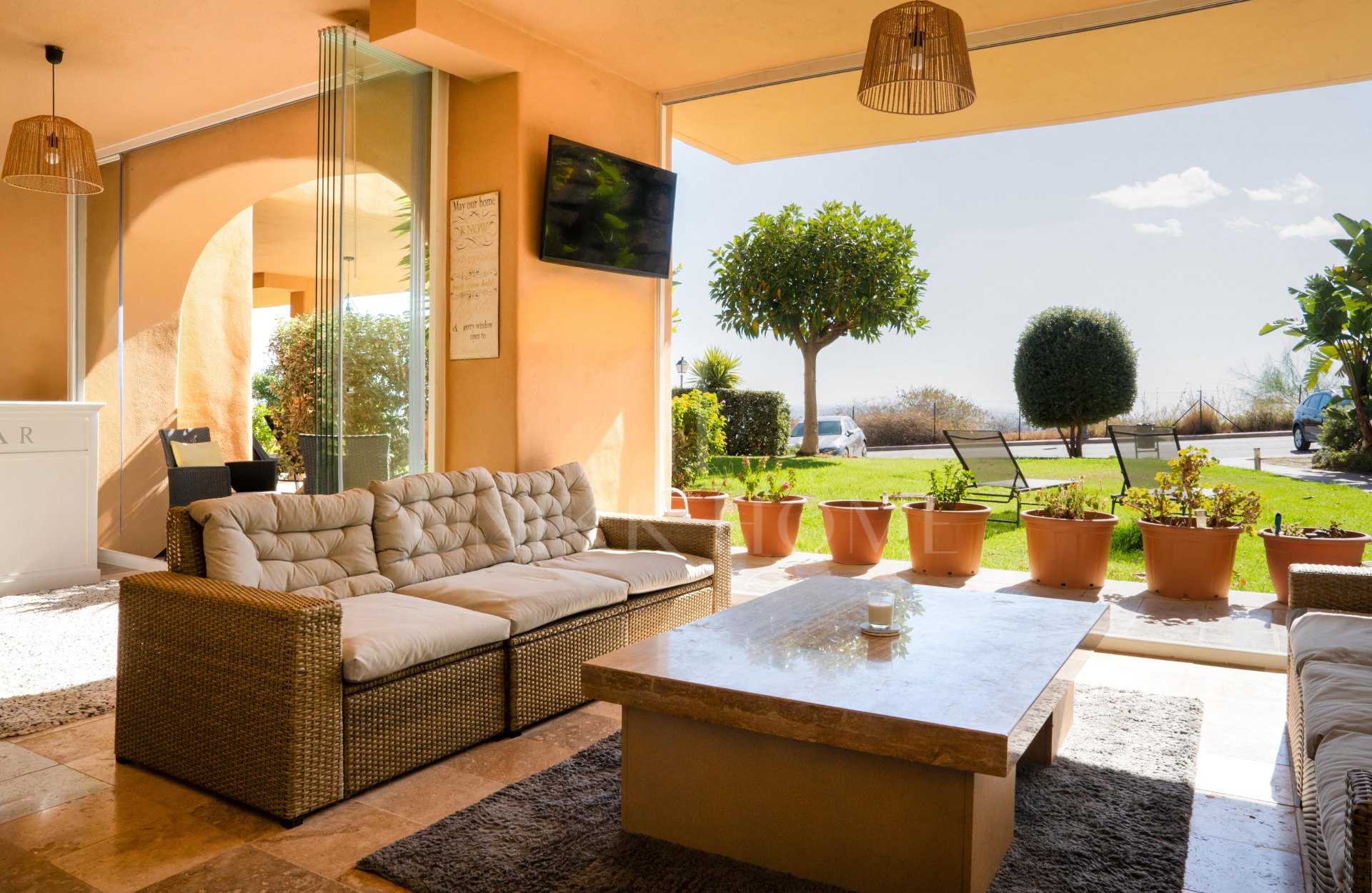 Beautiful Ground Floor Corner Apartment in Hacienda de Señorío de Cifuentes