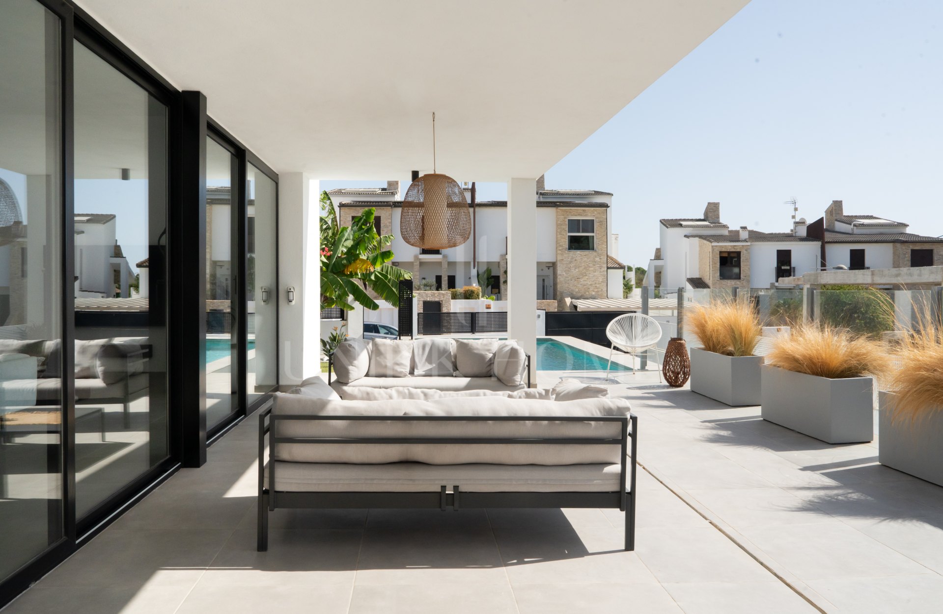 Villa de 3 Dormitorios con Piscina Privada y Jardín en Valle Romano, Estepona
