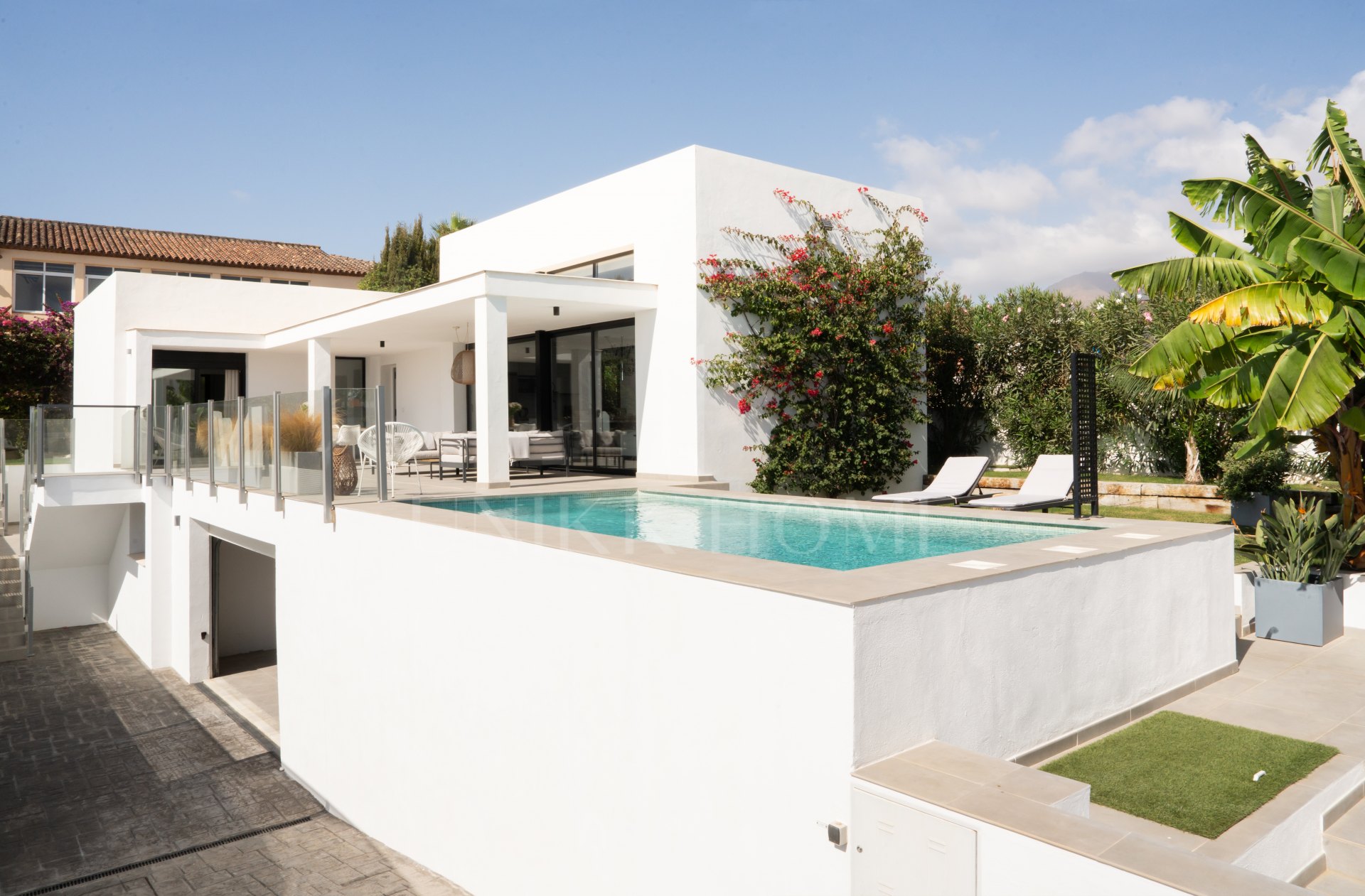 Villa de 3 Dormitorios con Piscina Privada y Jardín en Valle Romano, Estepona