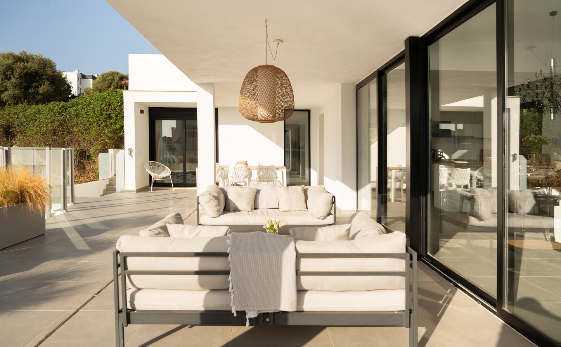 Villa de 3 Dormitorios con Piscina Privada y Jardín en Valle Romano, Estepona