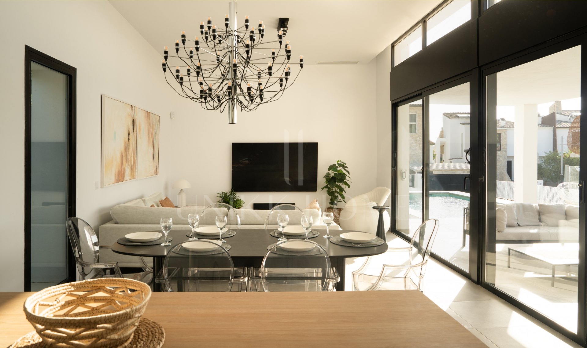 Villa de 3 Dormitorios con Piscina Privada y Jardín en Valle Romano, Estepona