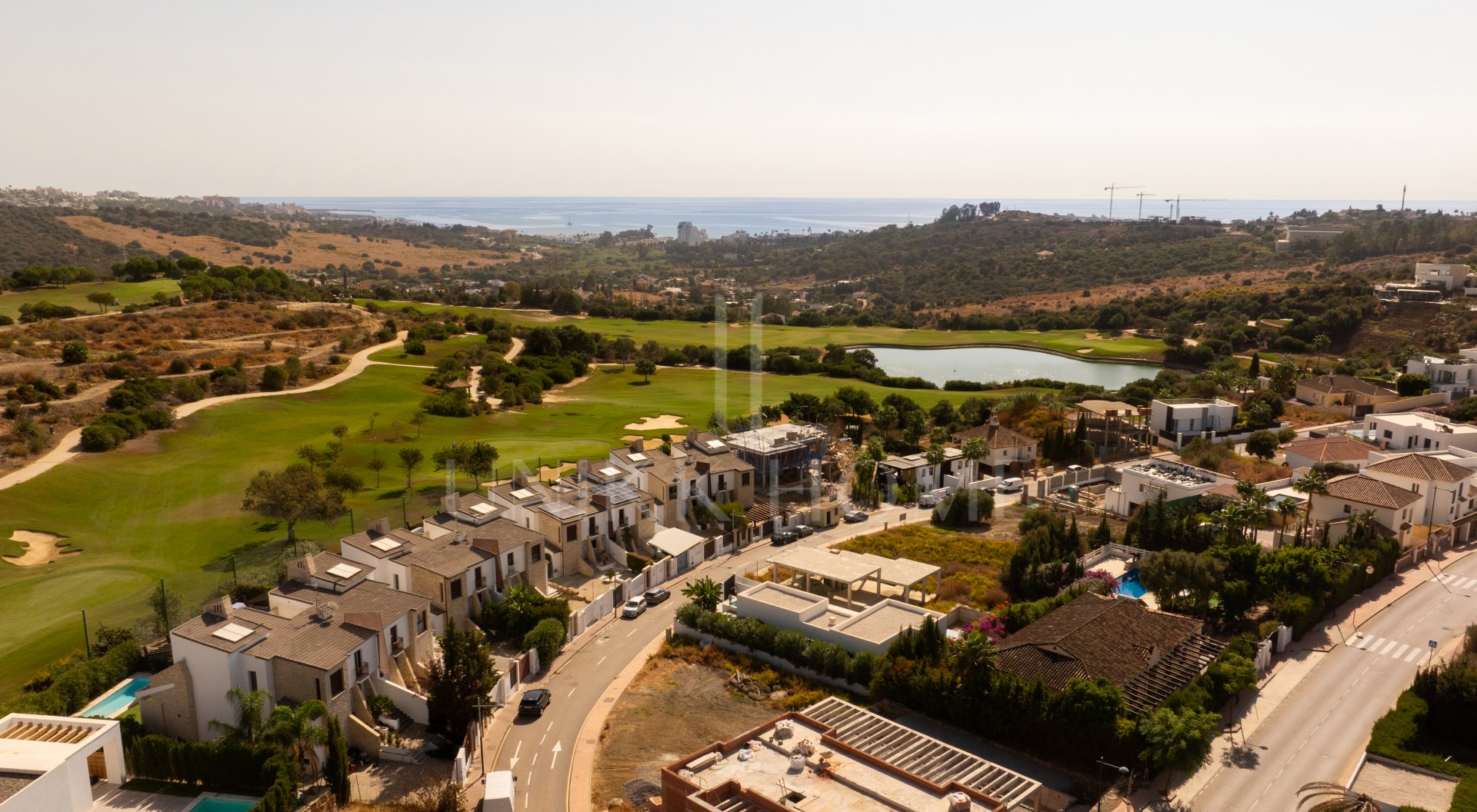 Villa de 3 Dormitorios con Piscina Privada y Jardín en Valle Romano, Estepona