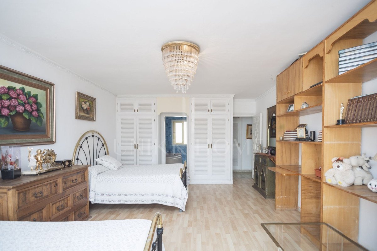 Villa for sale in Marbella City, Marbella (All)