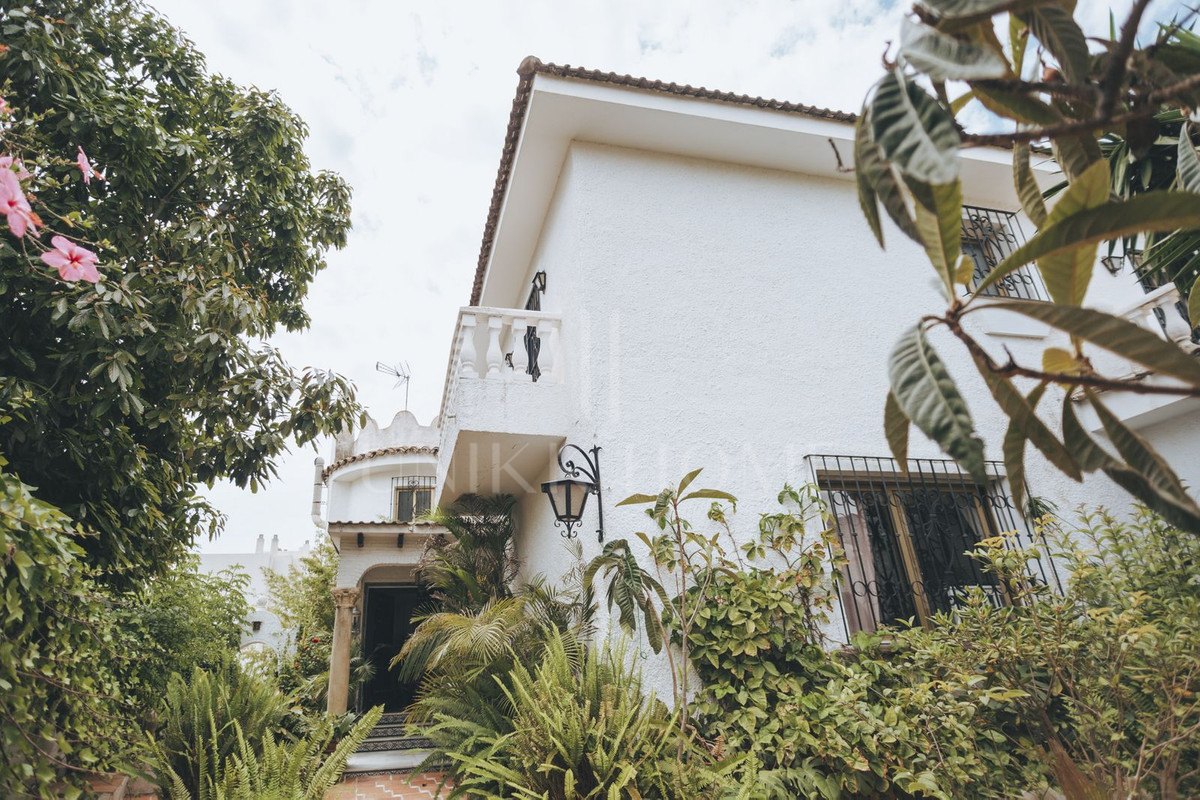 Villa for sale in Marbella City, Marbella (All)