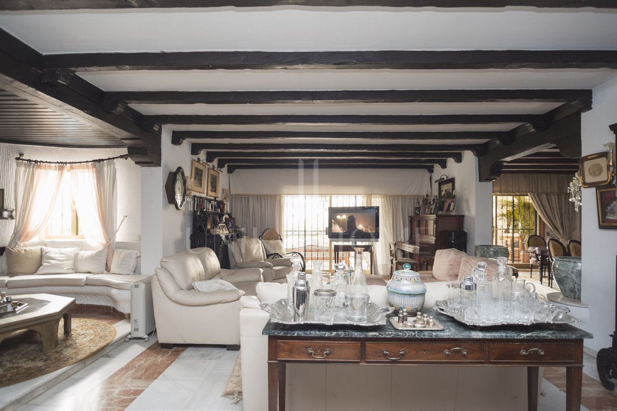 Villa for sale in Marbella City, Marbella (All)