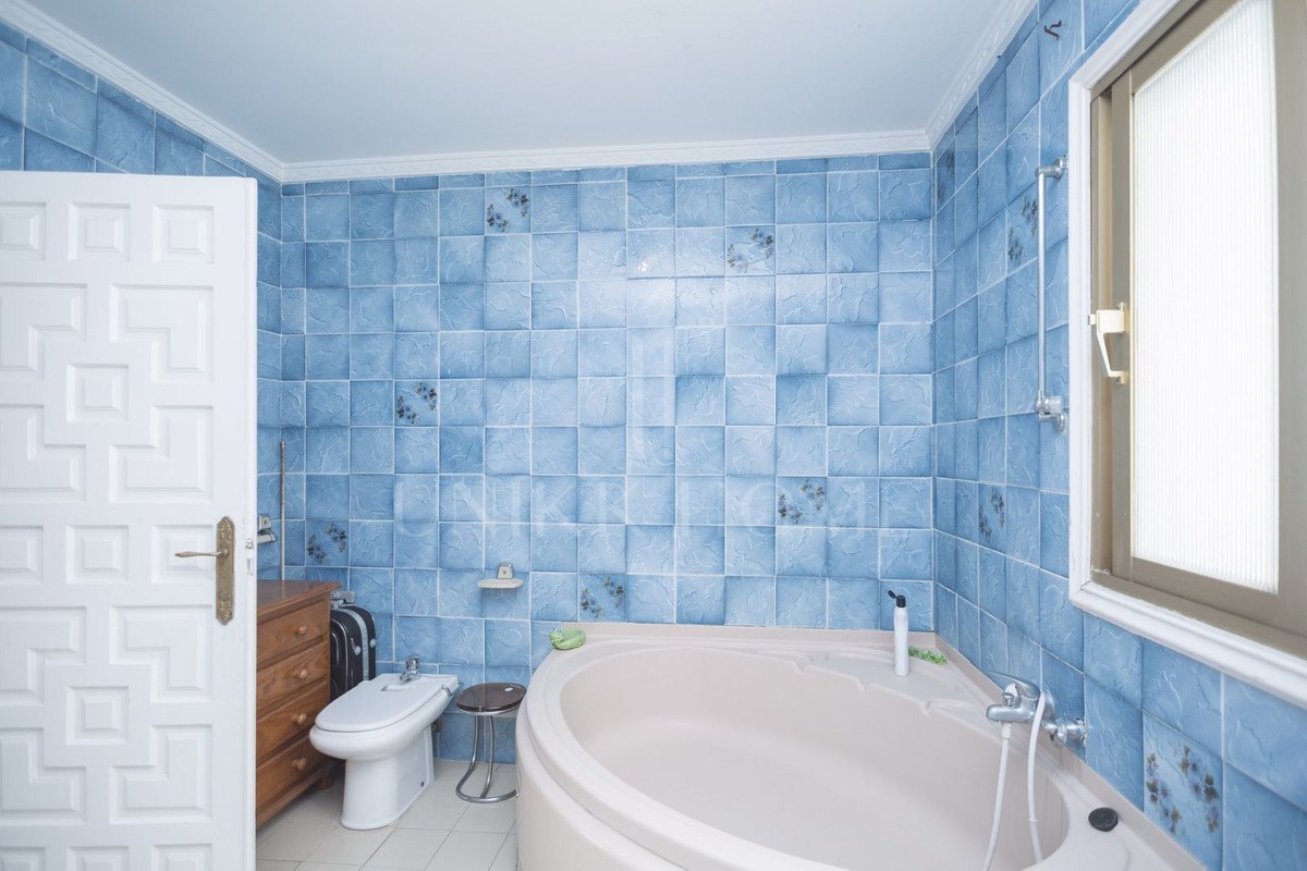 Villa for sale in Marbella City, Marbella (All)