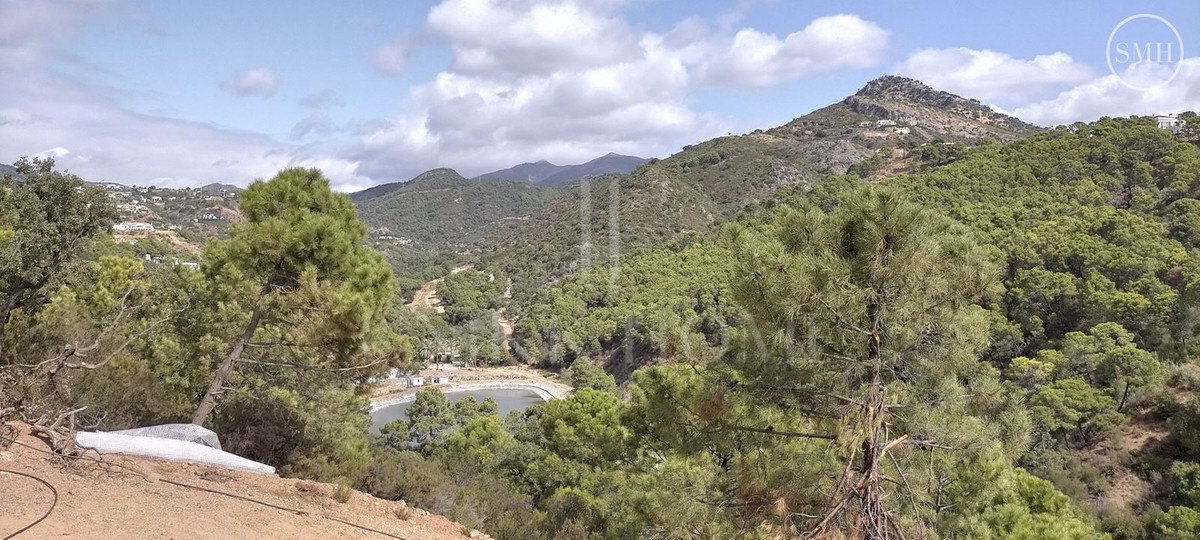 Plot for sale in Benahavis