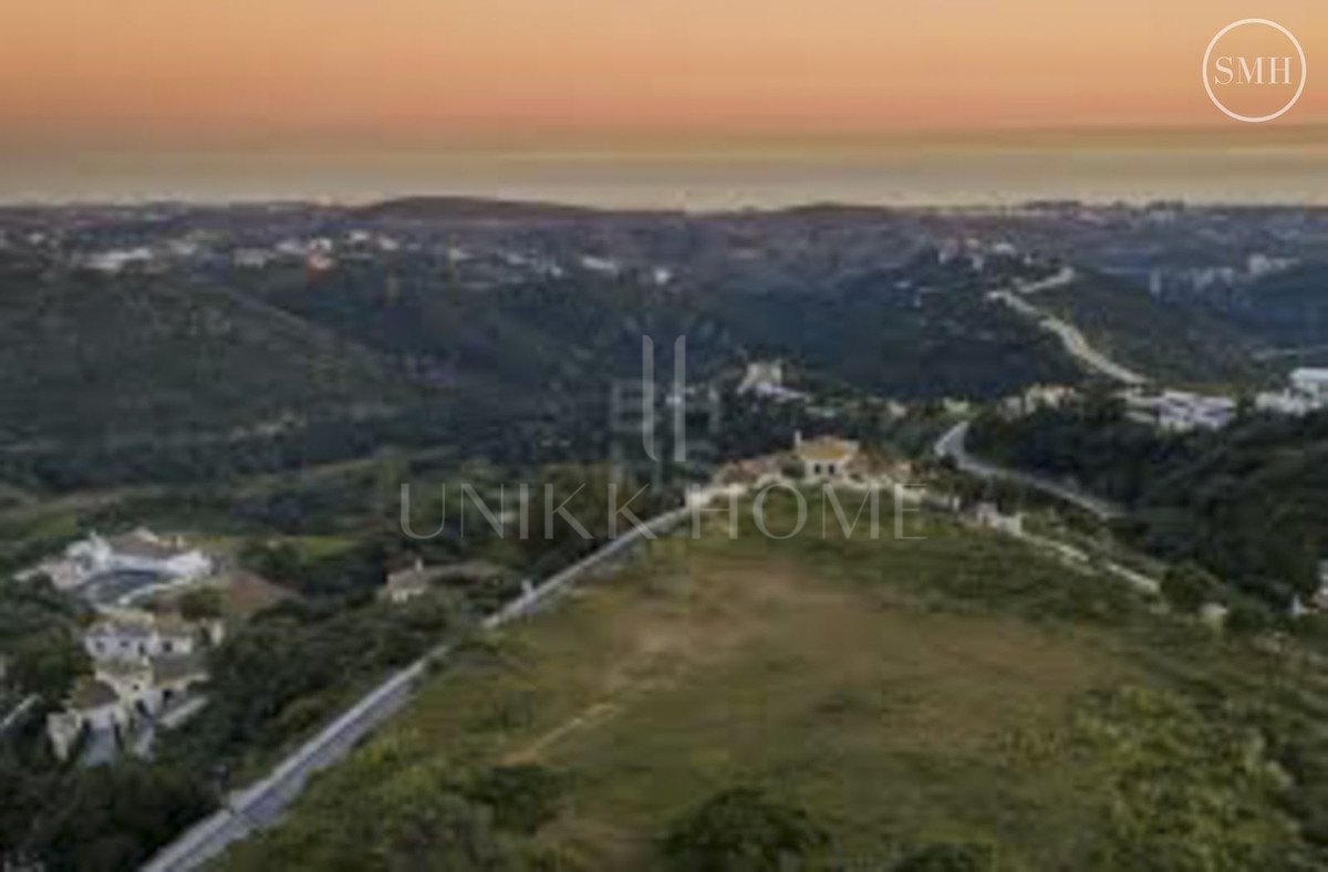 Plot for sale in Benahavis