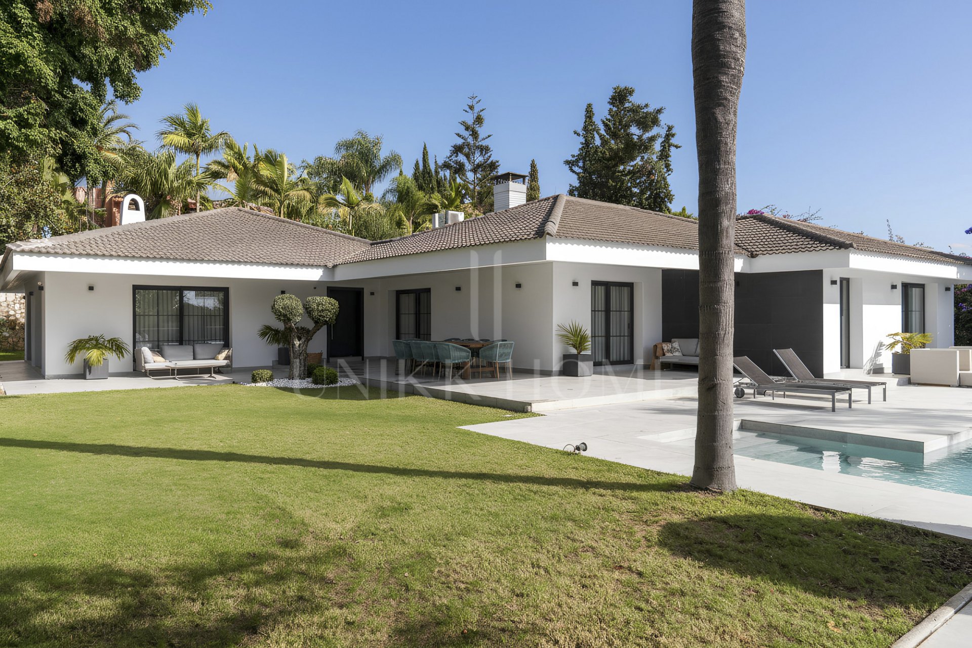 EXCLUSIVE ELEGANT VILLA – EAST MARBELLA