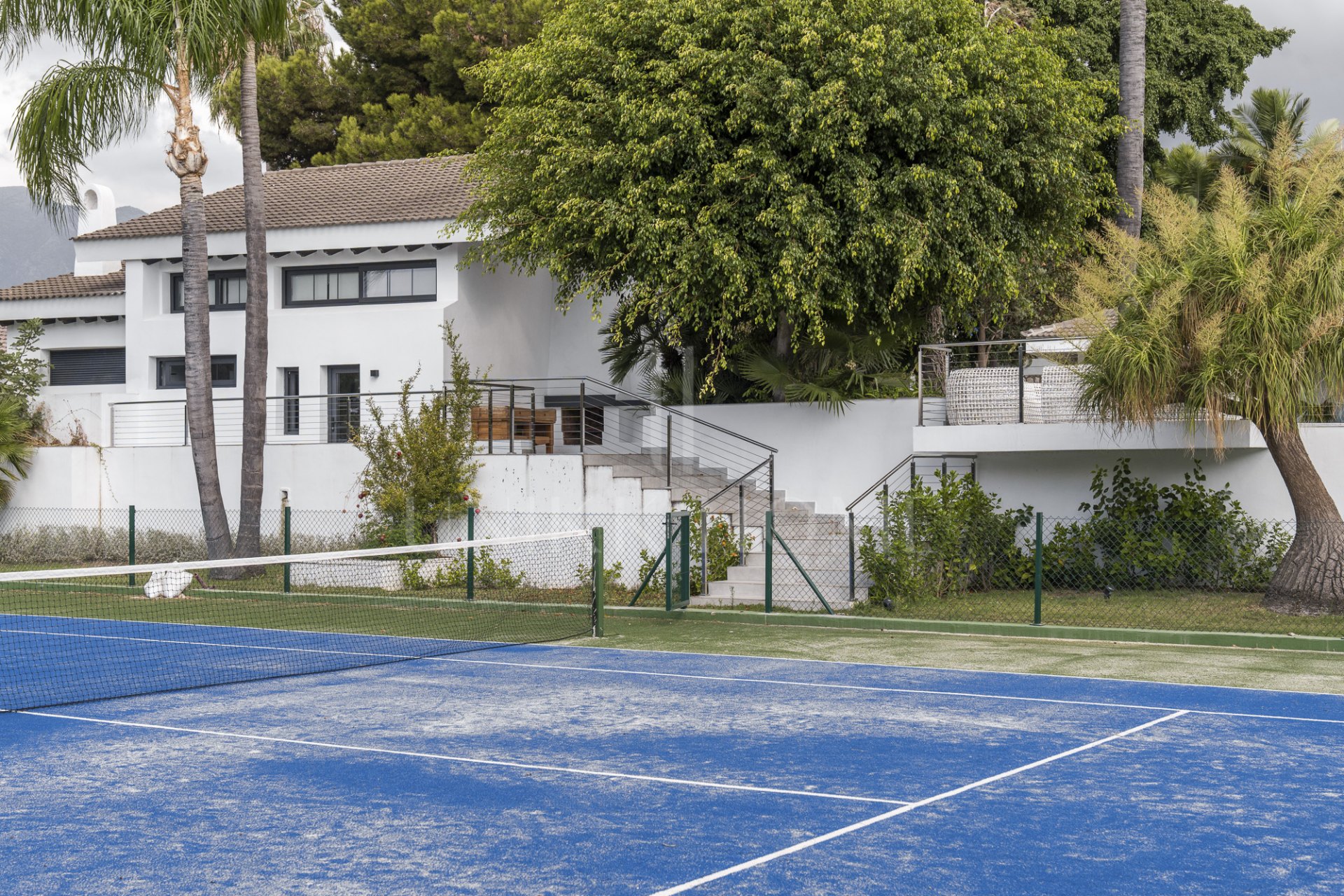 EXCLUSIVE ELEGANT VILLA – EAST MARBELLA