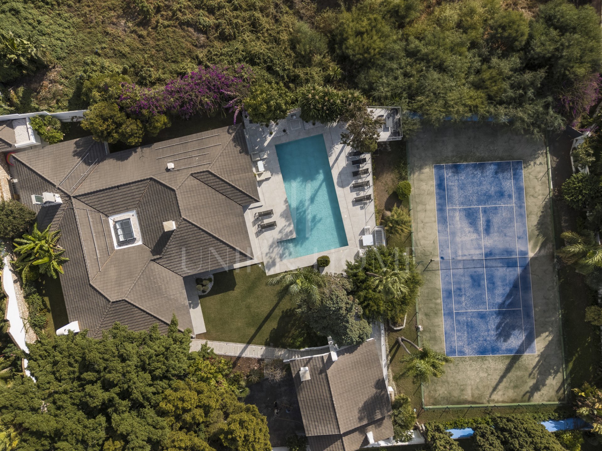 EXCLUSIVE ELEGANT VILLA – EAST MARBELLA