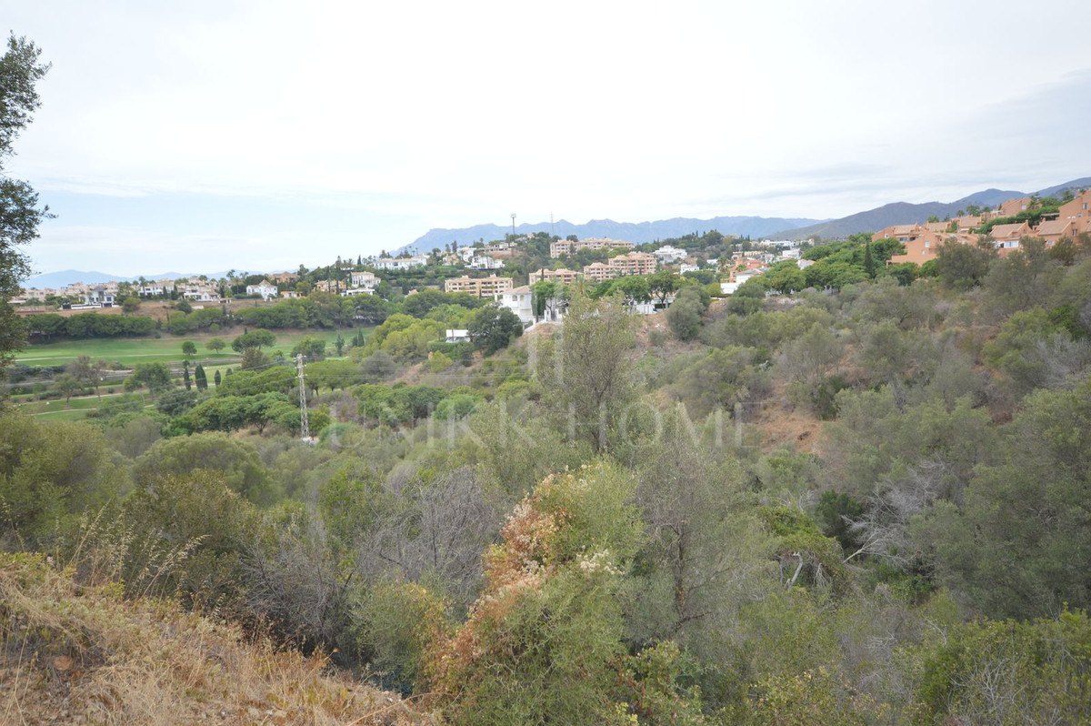 Plot for sale in Elviria, Marbella East