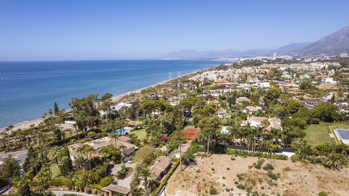 Villa en venta en Los Monteros, Marbella Este