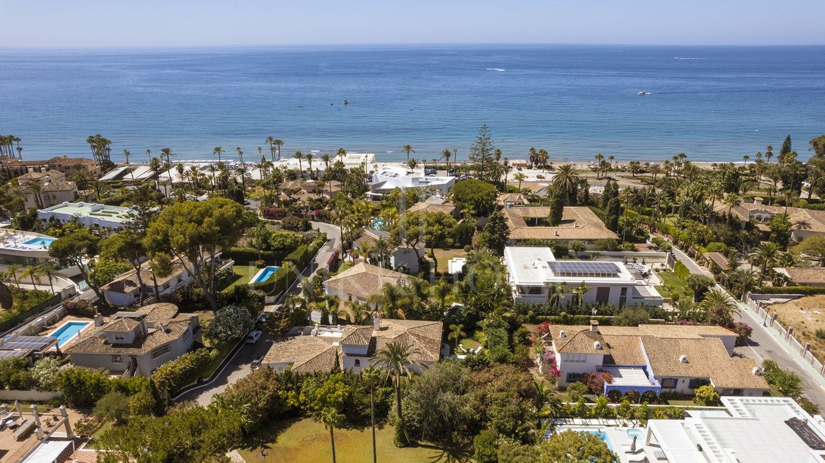 Villa en venta en Los Monteros, Marbella Este