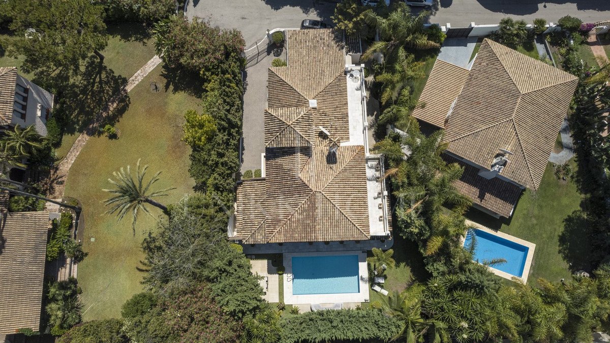 Villa en venta en Los Monteros, Marbella Este