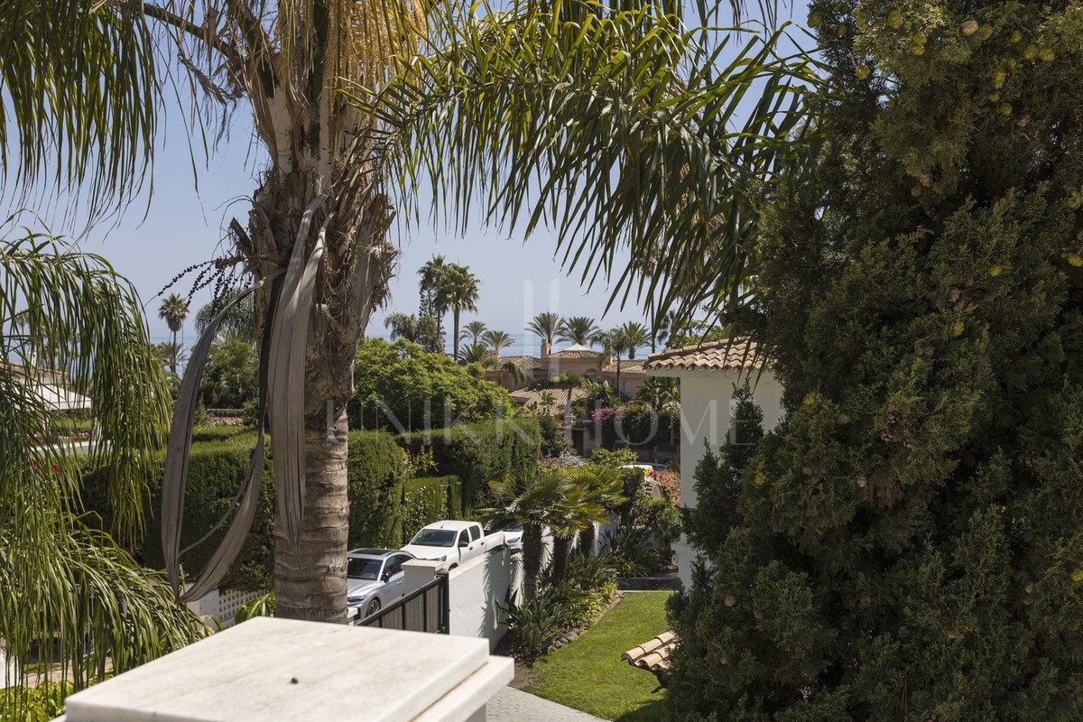 Villa en venta en Los Monteros, Marbella Este