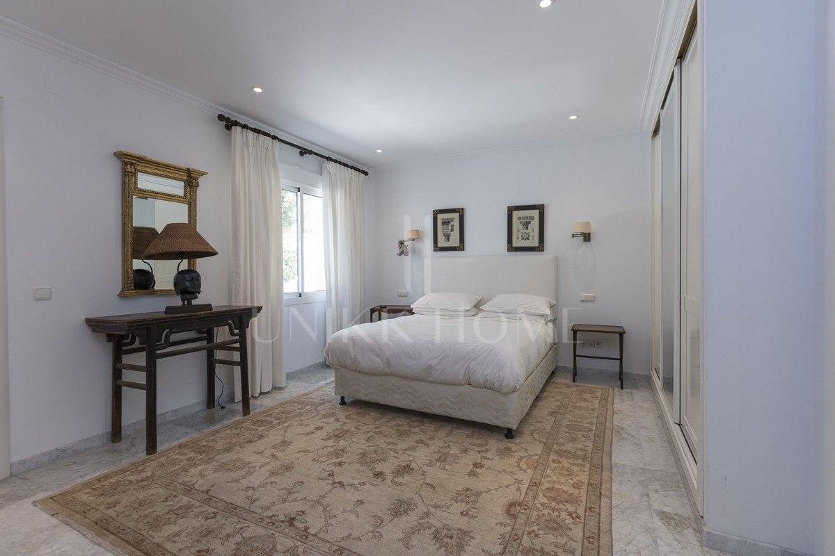 Villa en venta en Los Monteros, Marbella Este