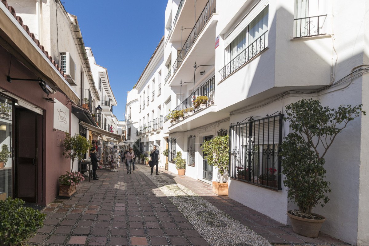 Villa for sale in Marbella City, Marbella (All)