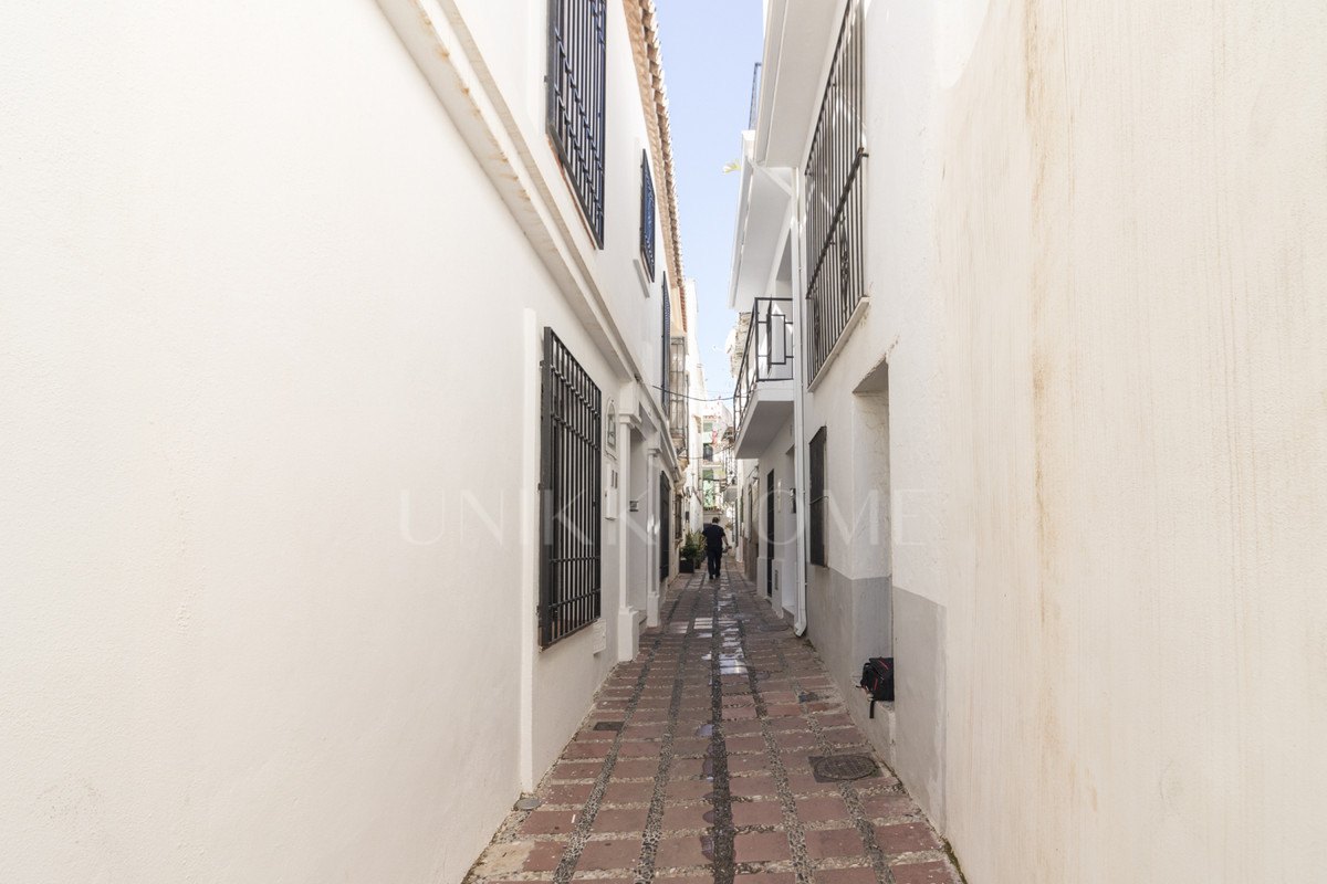 Villa for sale in Marbella City, Marbella (All)