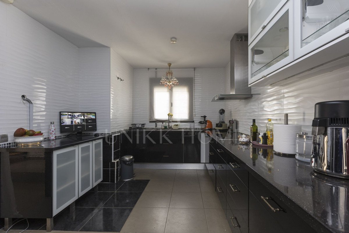 Villa for sale in Valle Romano, Estepona West