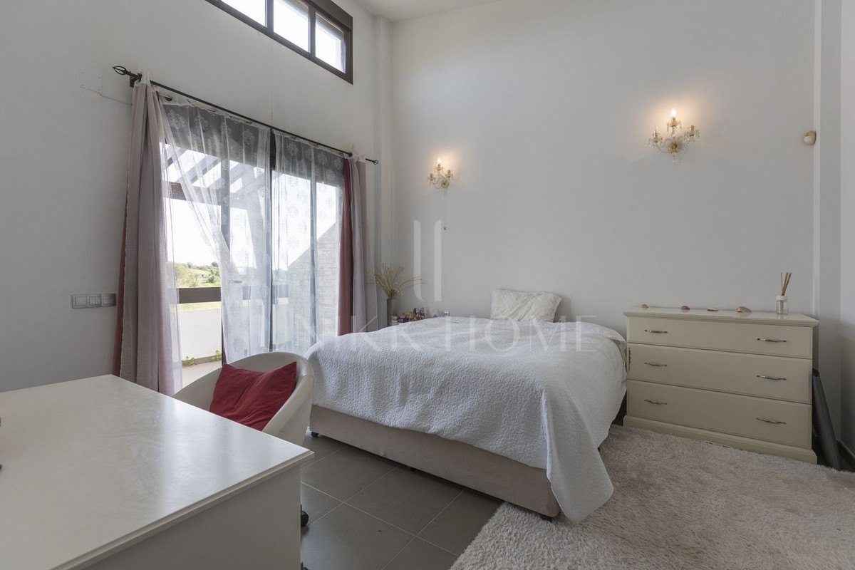 Villa for sale in Valle Romano, Estepona West