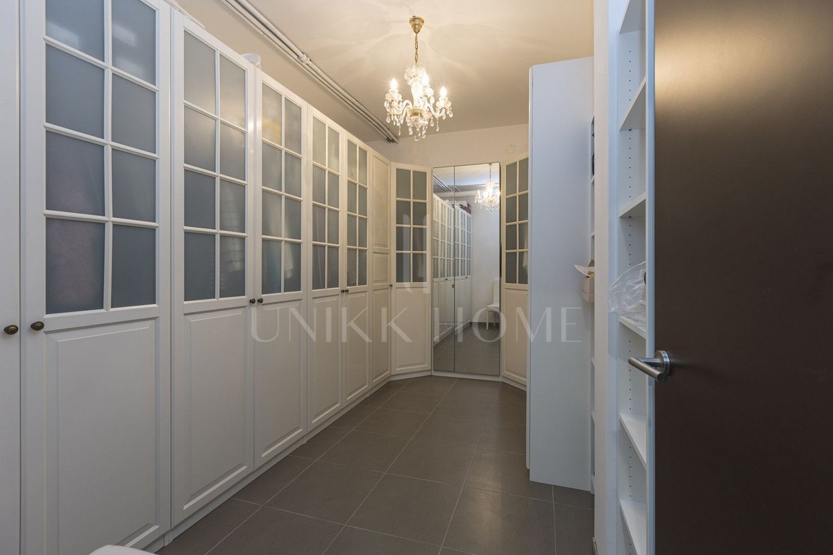 Villa for sale in Valle Romano, Estepona West