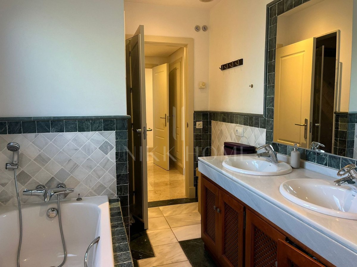 Apartment for sale in Marbella Golden Mile, Marbella (All)