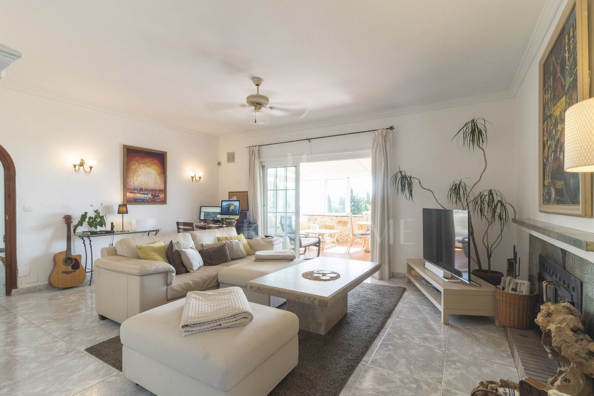 Villa for sale in Mijas