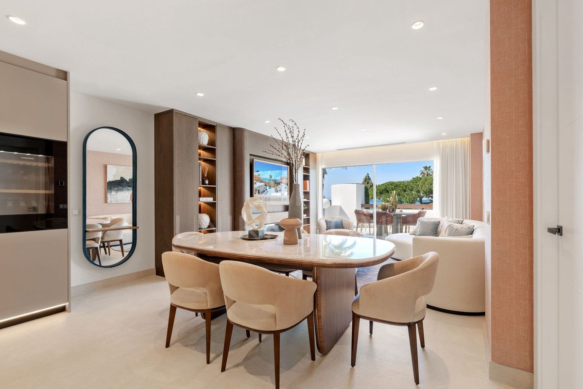 Apartment for sale in Los Monteros, Marbella East