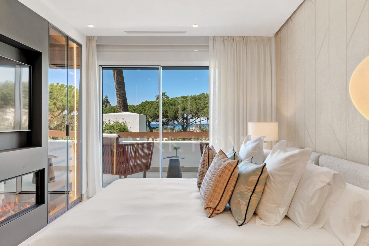 Apartment for sale in Los Monteros, Marbella East